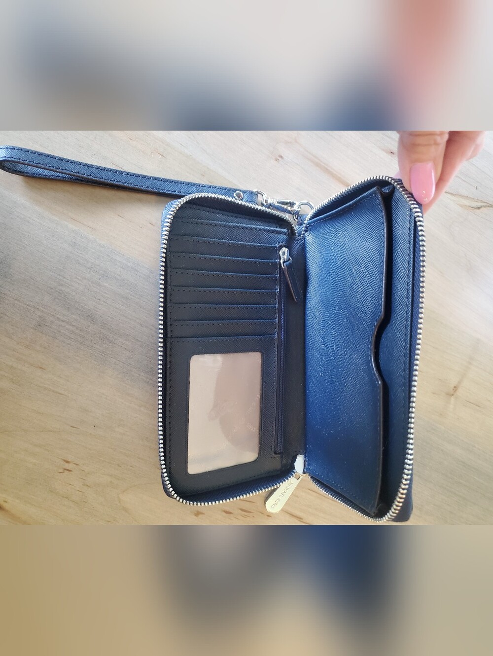 Michael Kors Wristlet Wallet Navy with Heart Stud Detail - Picture 5 of 6